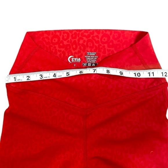 Zyia Active Red Scrunchy What Light N Tight Leggings - Picture 12 of 14